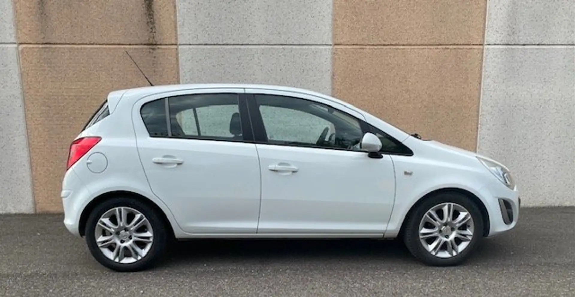 Opel Corsa Corsa 5p 1.2 Edition (elective) Gpl-tech 85cv Bianco - 2