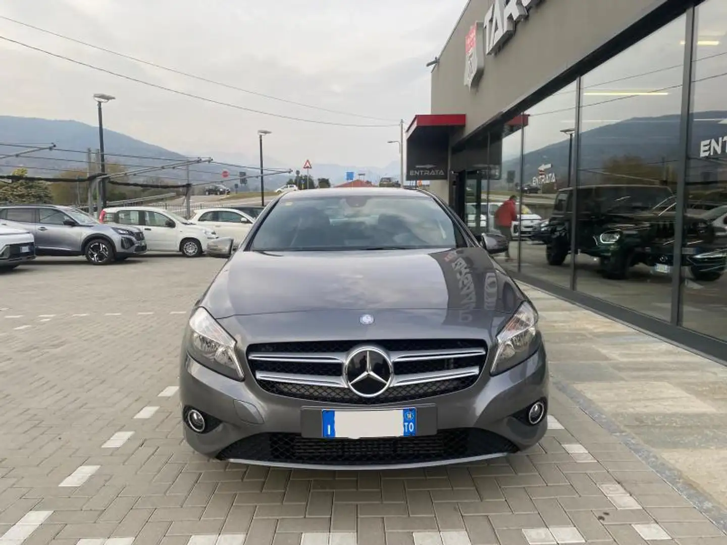Mercedes-Benz A 180 A 180 cdi (be) Sport Grau - 2