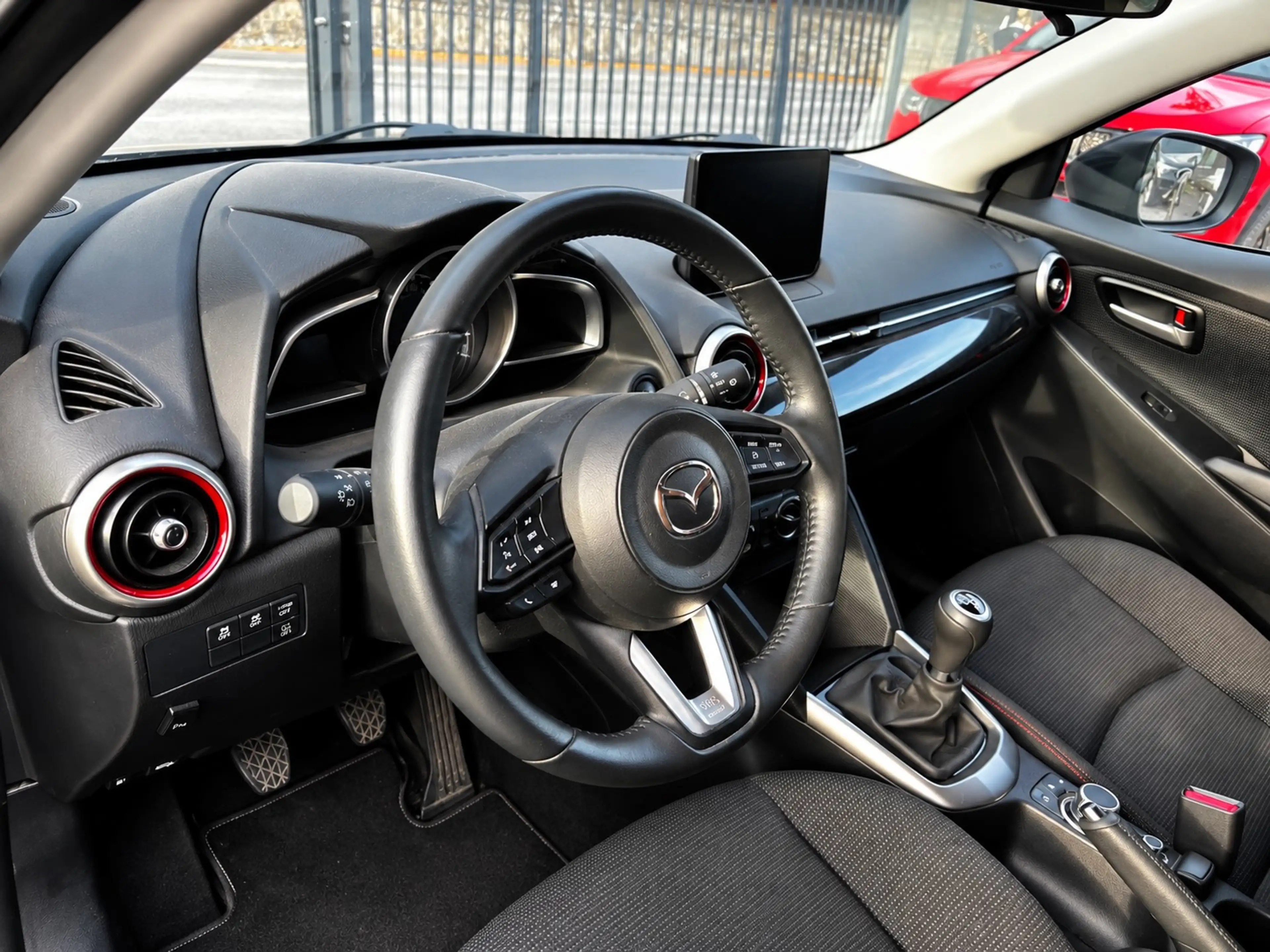 Mazda 2 HYBRIDE * SKYACTIV G * CAMÉRA * GARANTIE 12-36 MOIS — photo 9