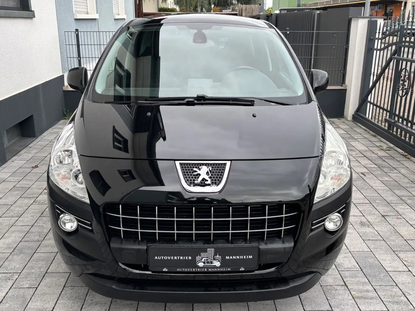 Peugeot 3008 Business AUTOMATIK/PANORAMA/NAVI/KLIMAAUT. Schwarz - 2