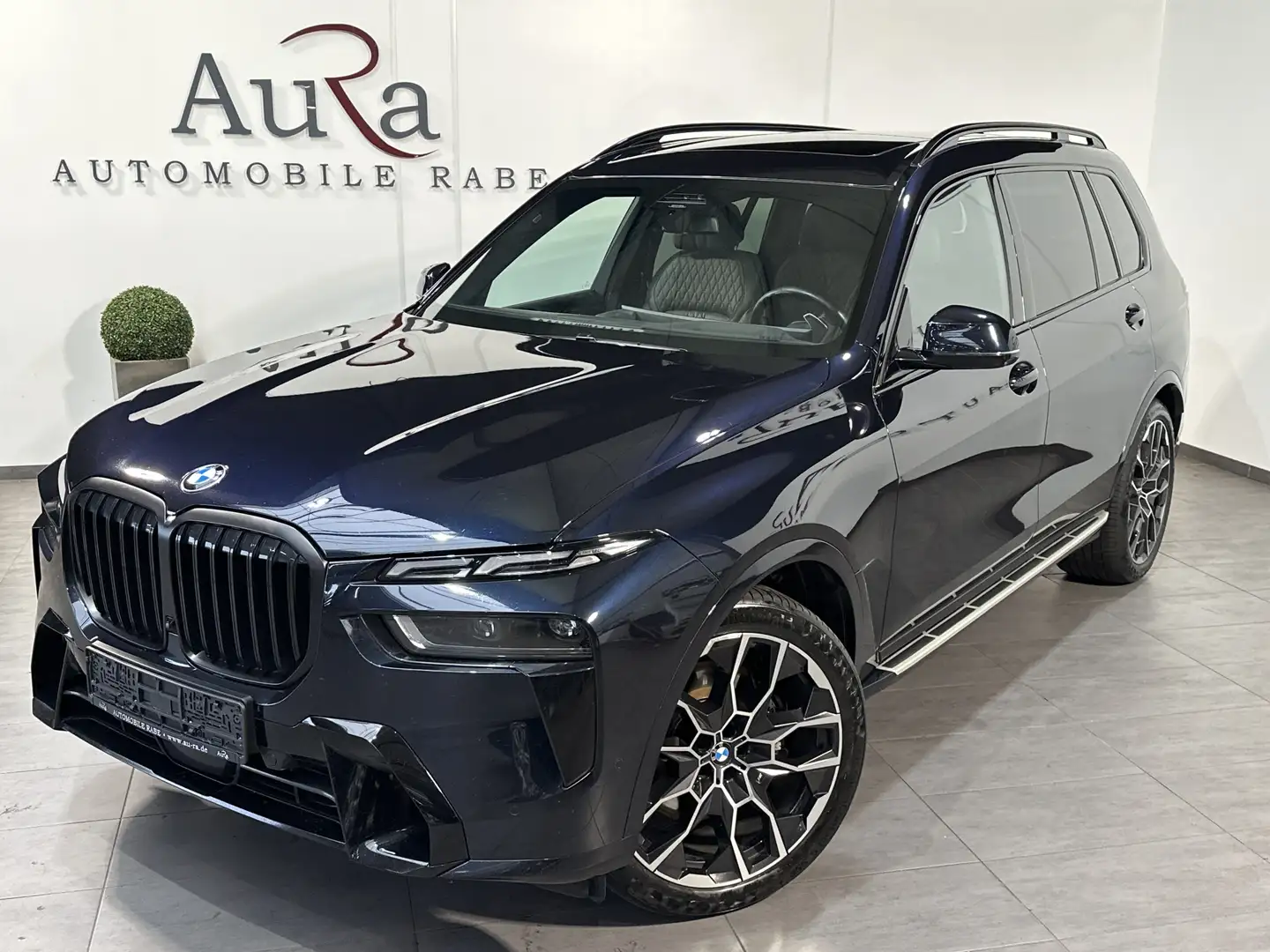 BMW X7 xDrive40d M-Sport NAV+LASER+PANO+360°+AHK+VC Schwarz - 2