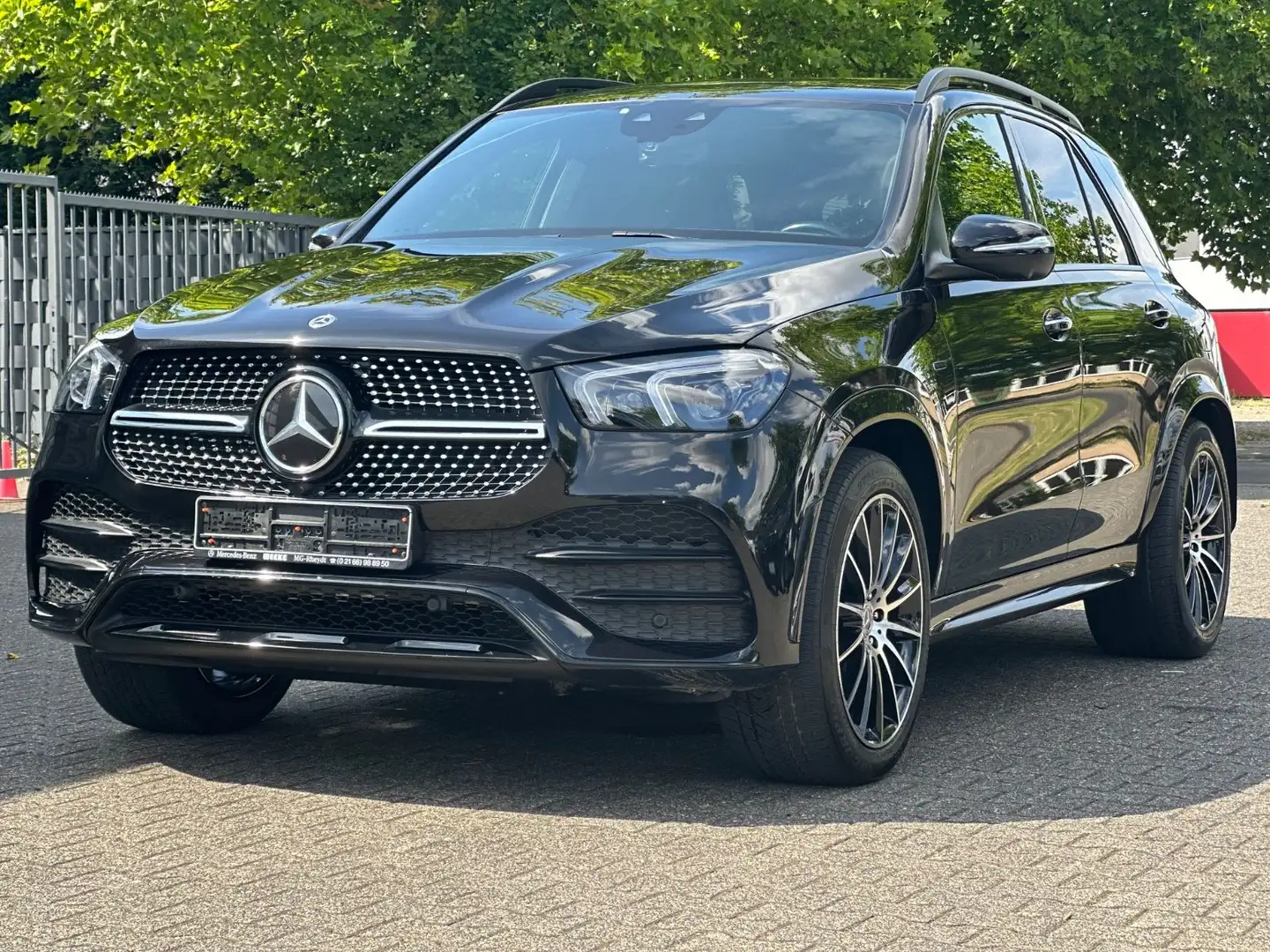 Mercedes-Benz GLE 350 de 4Matic AMG PANO BURMEISTER LUFT 360 Zwart - 1