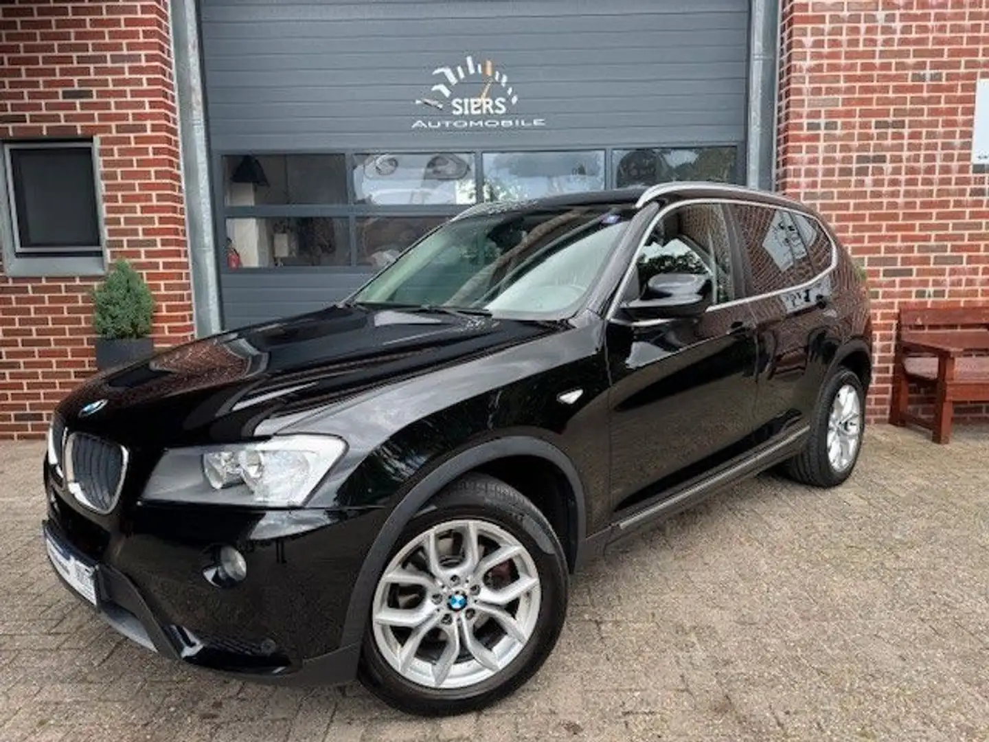 BMW X3 xDrive 20 d Schwarz - 1