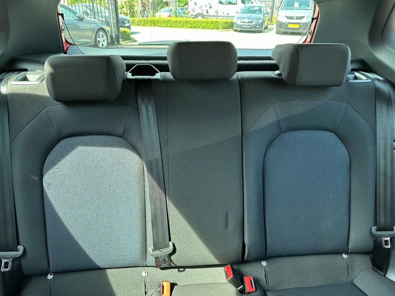 SEAT Arona 1.0 TSi FR Aut. Navi.Camera Apple-CarPlay — photo 33