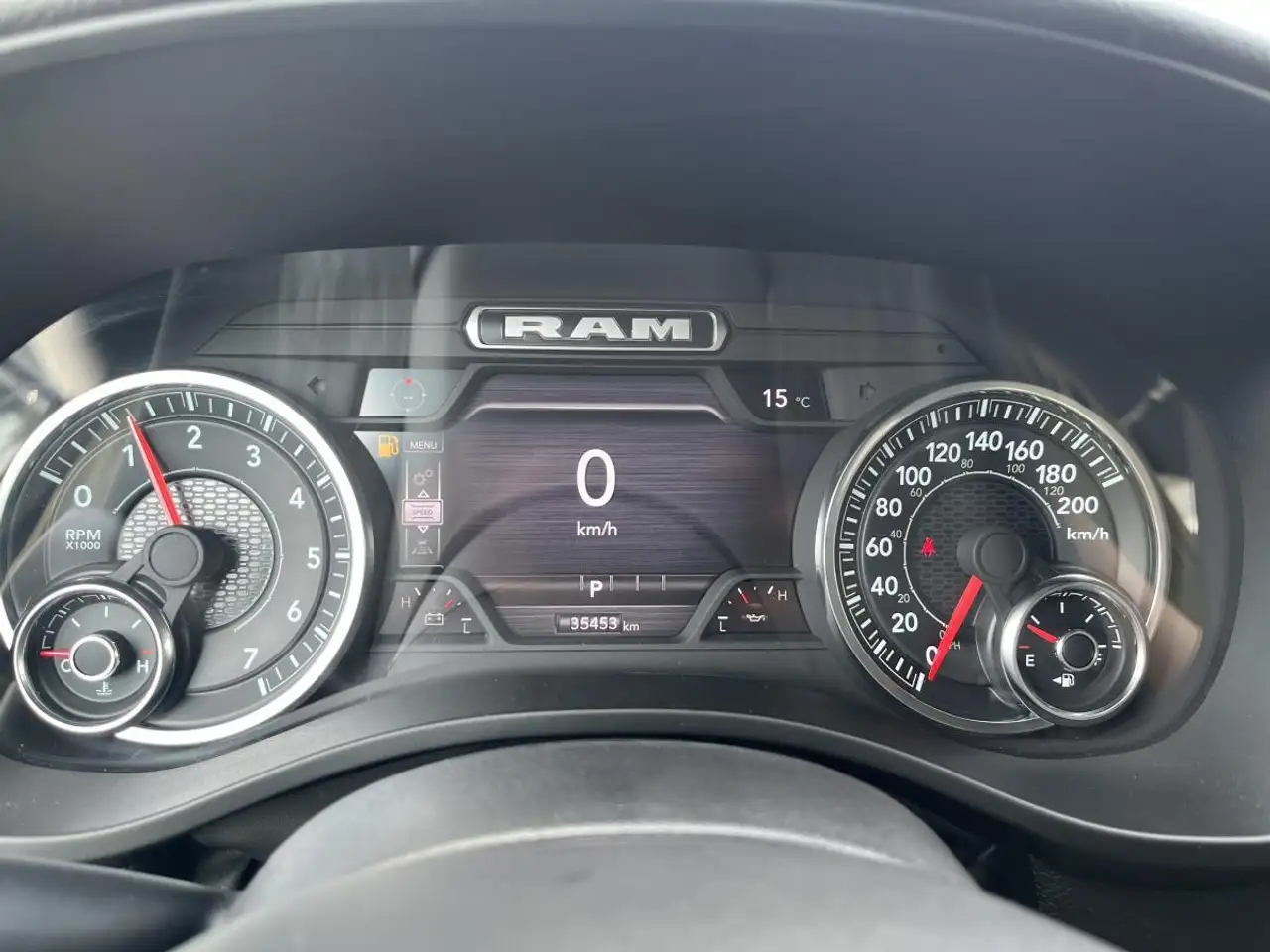 RAM 1500 снимка RAM 1500