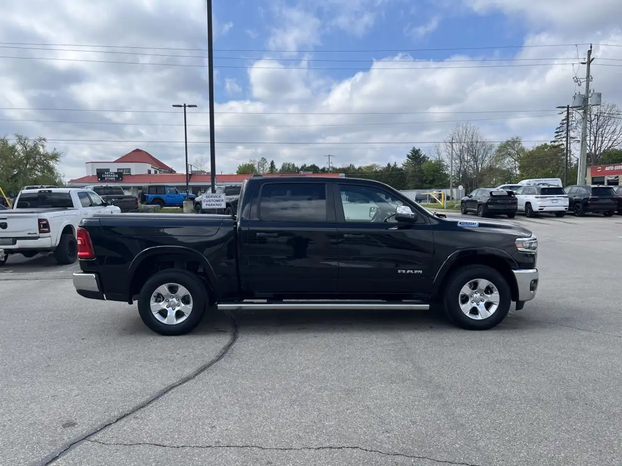 RAM 1500 снимка RAM 1500