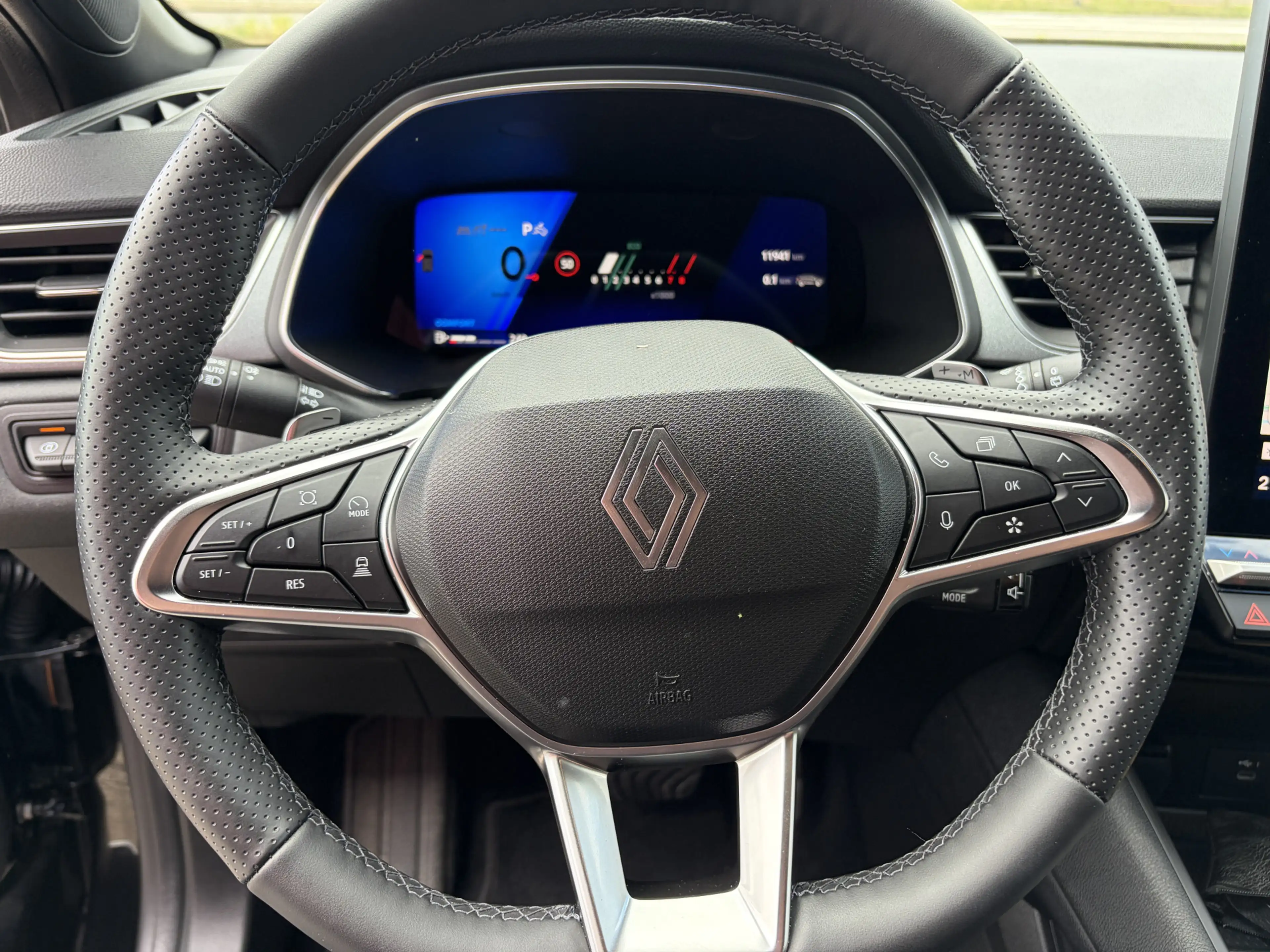 Renault Symbioz 1.3 mild hybrid 140 EDC techno Stuur en stoelverwa — photo 10