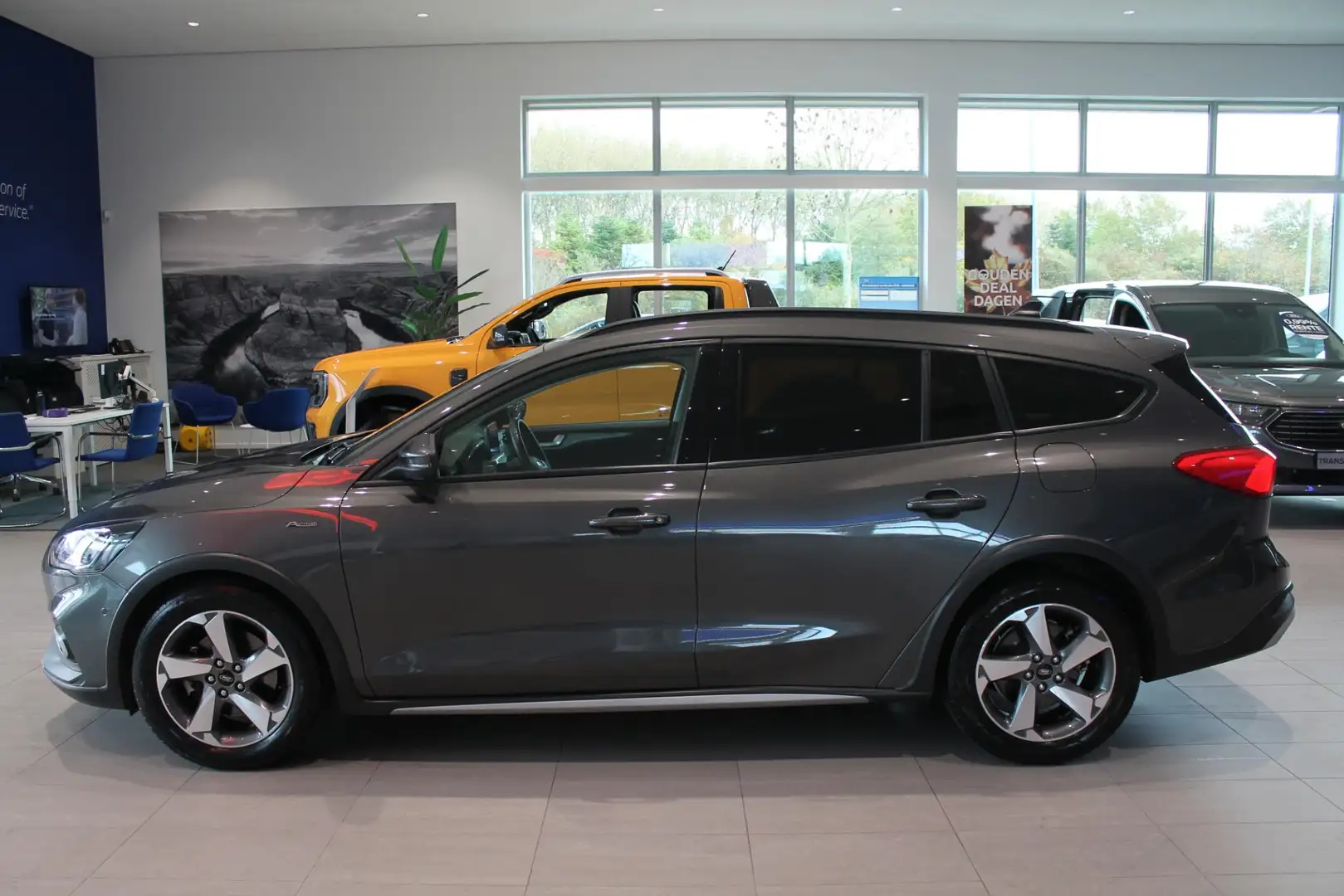 Ford Focus Wagon 1.5 EcoBoost Active Business | LED | PDC | W Grijs - 2