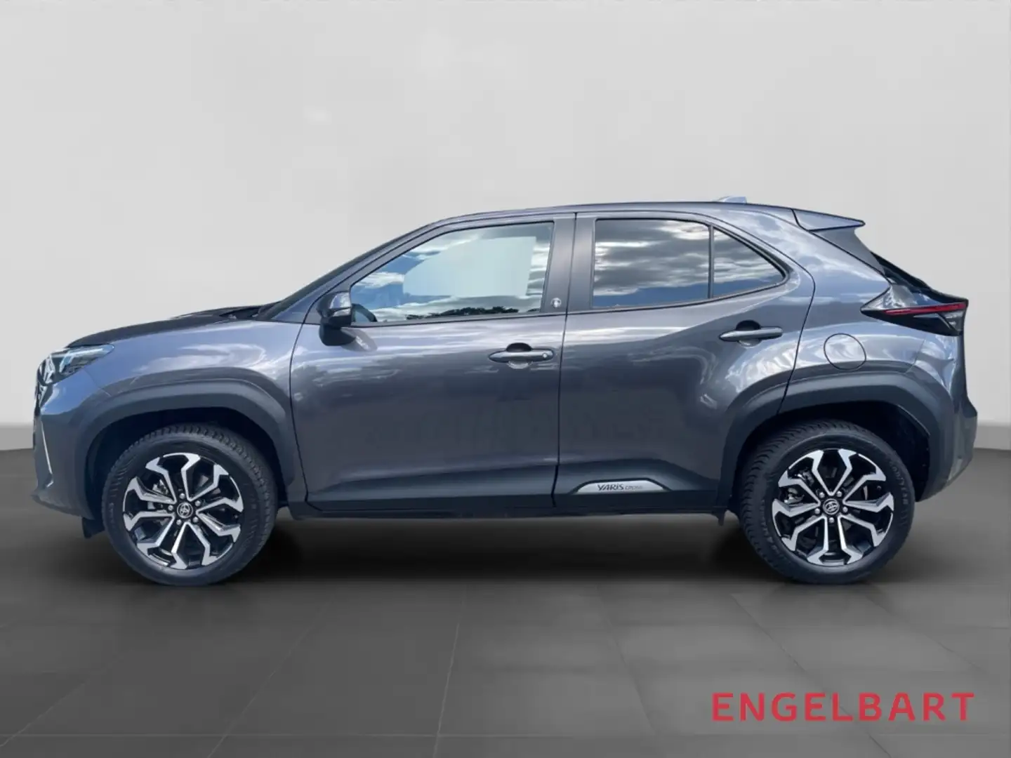 Toyota Yaris Cross 1.5 Hybrid Team D Winter+Smart Connect Paket Grau - 2