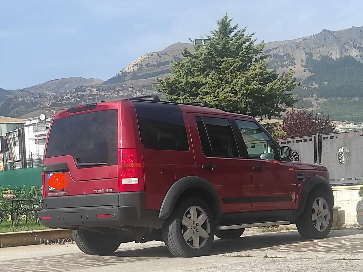 Land Rover Discovery 2.7 tdV6 HSE Červená - 2