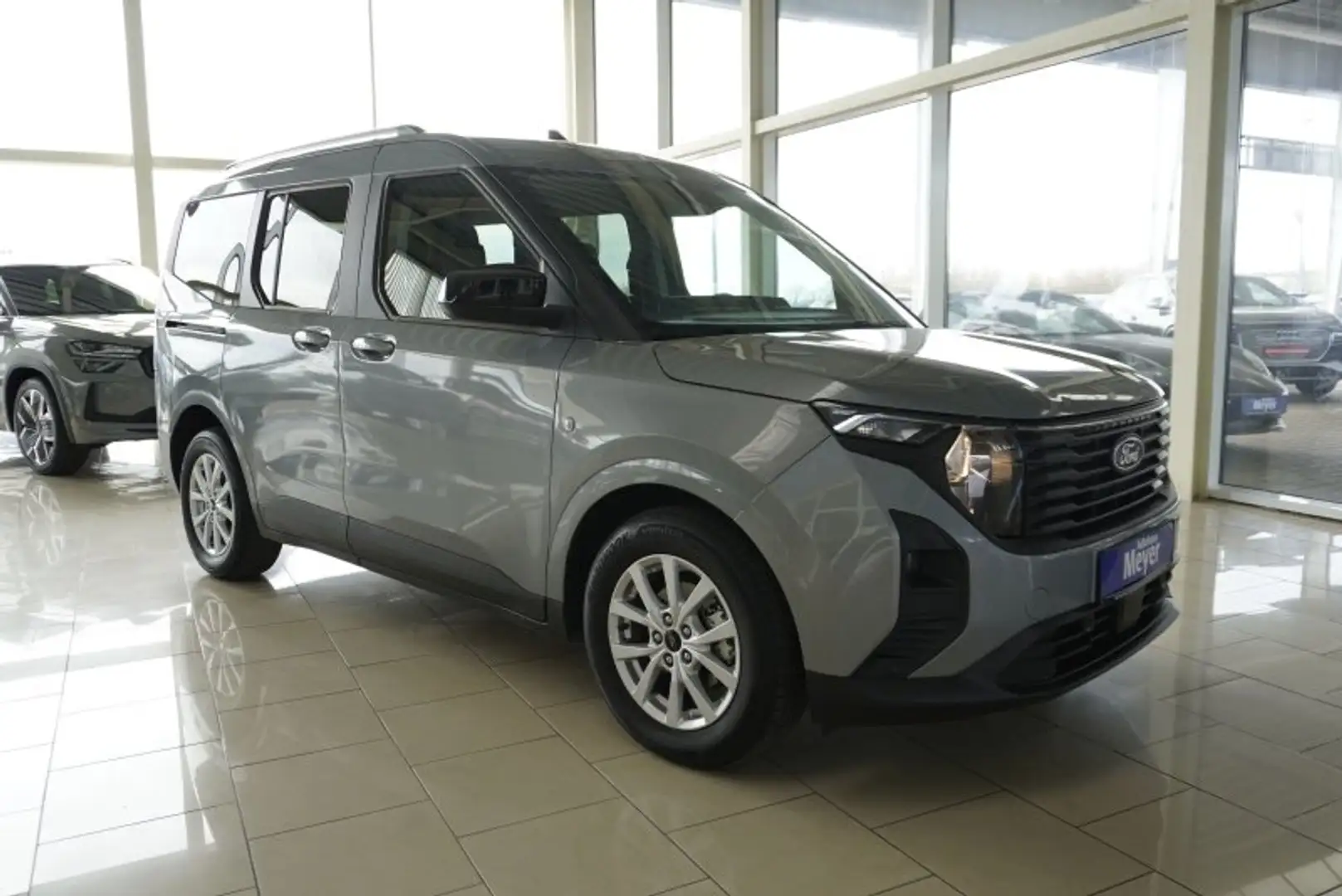 Ford Tourneo Courier Titanium 16*Alu/Kamera/Winterp/Temp.    ** Silber - 1