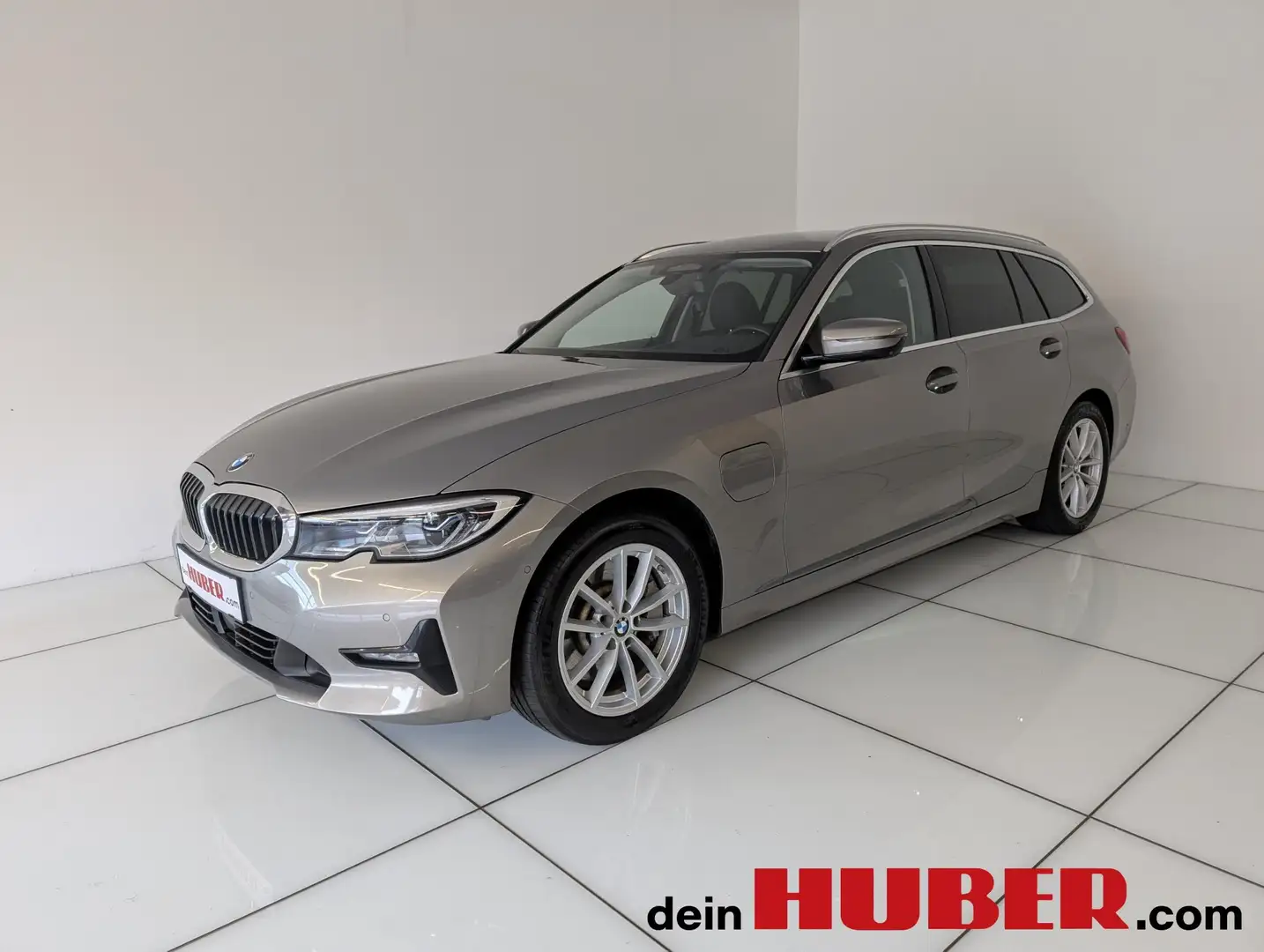 BMW 330 e xDrive Grau - 1