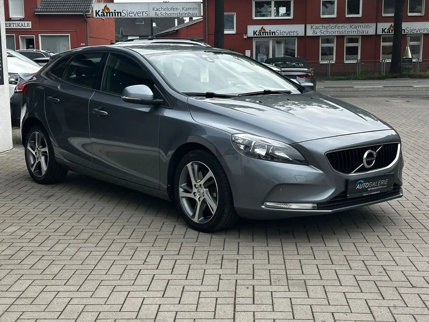 Volvo V40 Kinetic°Klima°Tempo°Kamera°S-Heft°8F.Bereift Grau - 2