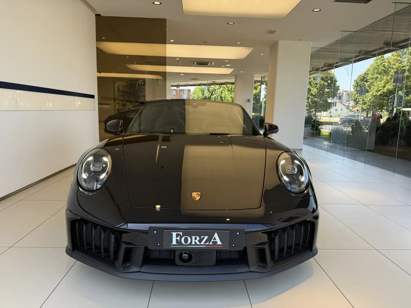 Porsche Targa 992.2 TARGA  4 GTS Чёрный - 2