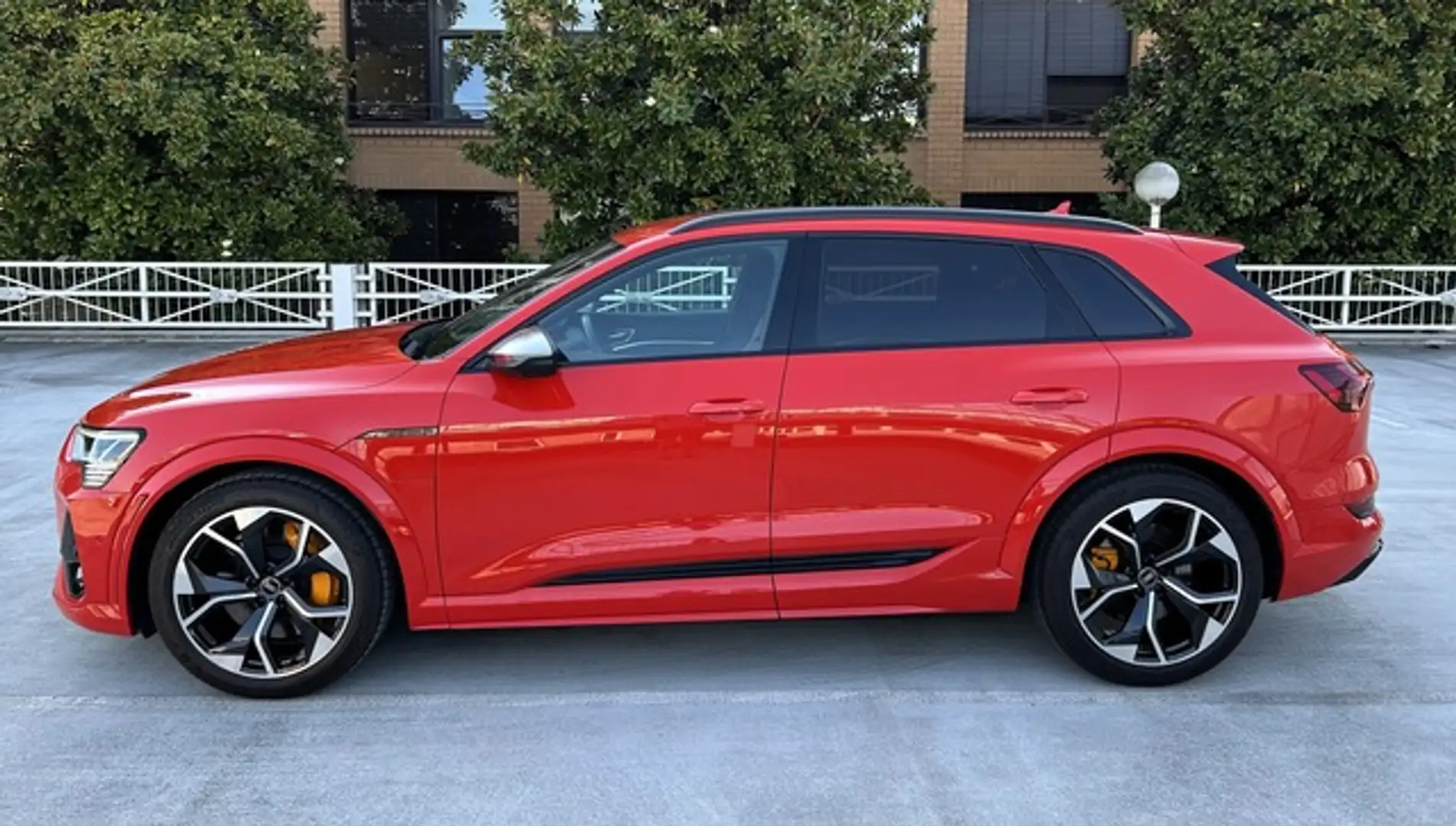 Audi e-tron S quattro NP: 126T¤ Red - 2