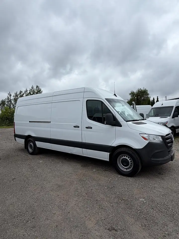 Mercedes-Benz Sprinter снимка Mercedes-Benz Sprinter