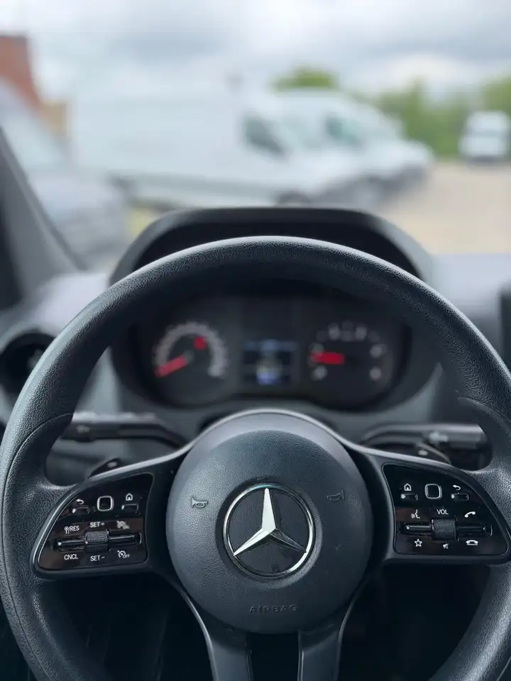 Mercedes-Benz Sprinter снимка Mercedes-Benz Sprinter