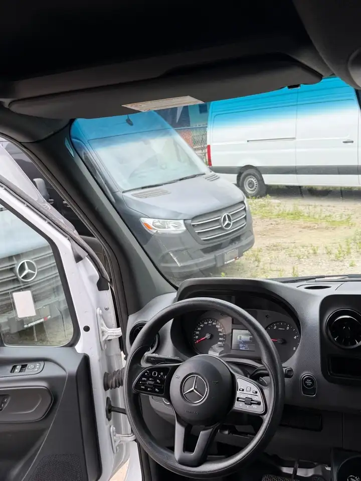 Mercedes-Benz Sprinter снимка Mercedes-Benz Sprinter