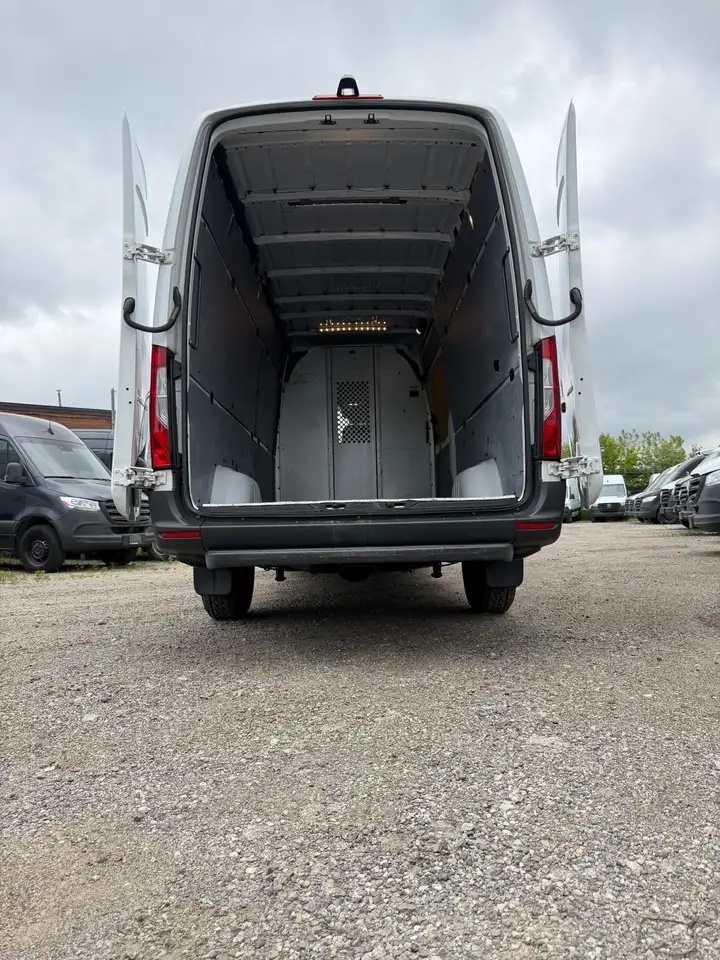 Mercedes-Benz Sprinter снимка Mercedes-Benz Sprinter