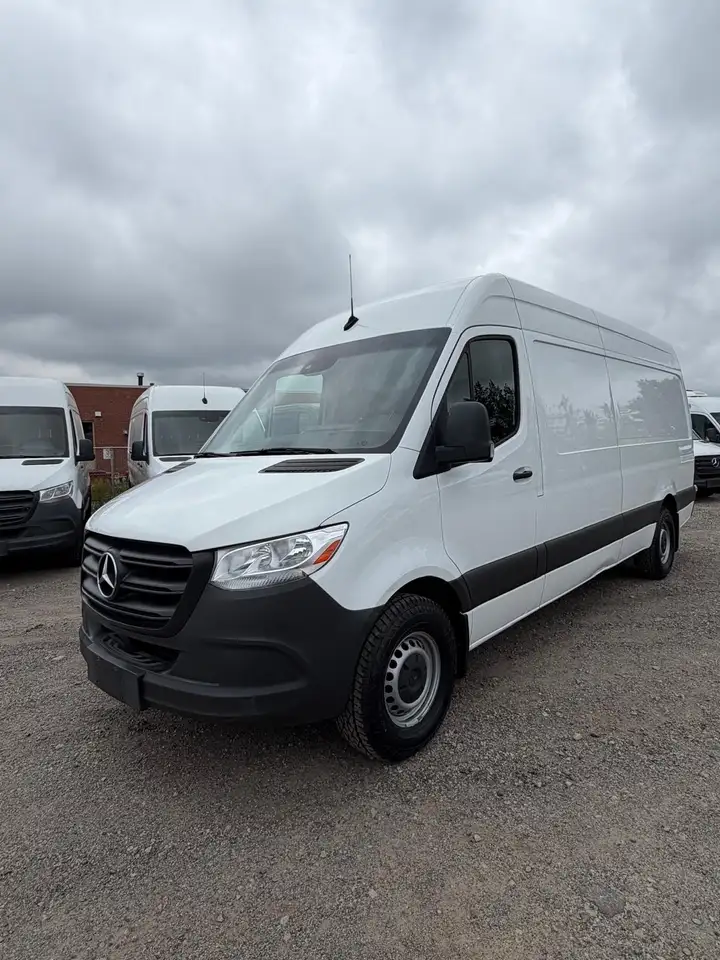 Mercedes-Benz Sprinter снимка Mercedes-Benz Sprinter
