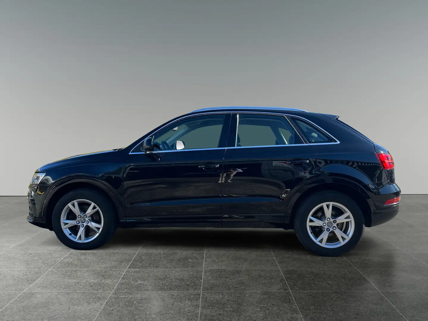 Audi Q3 2,0 TDI Sport quattro Schwarz - 2