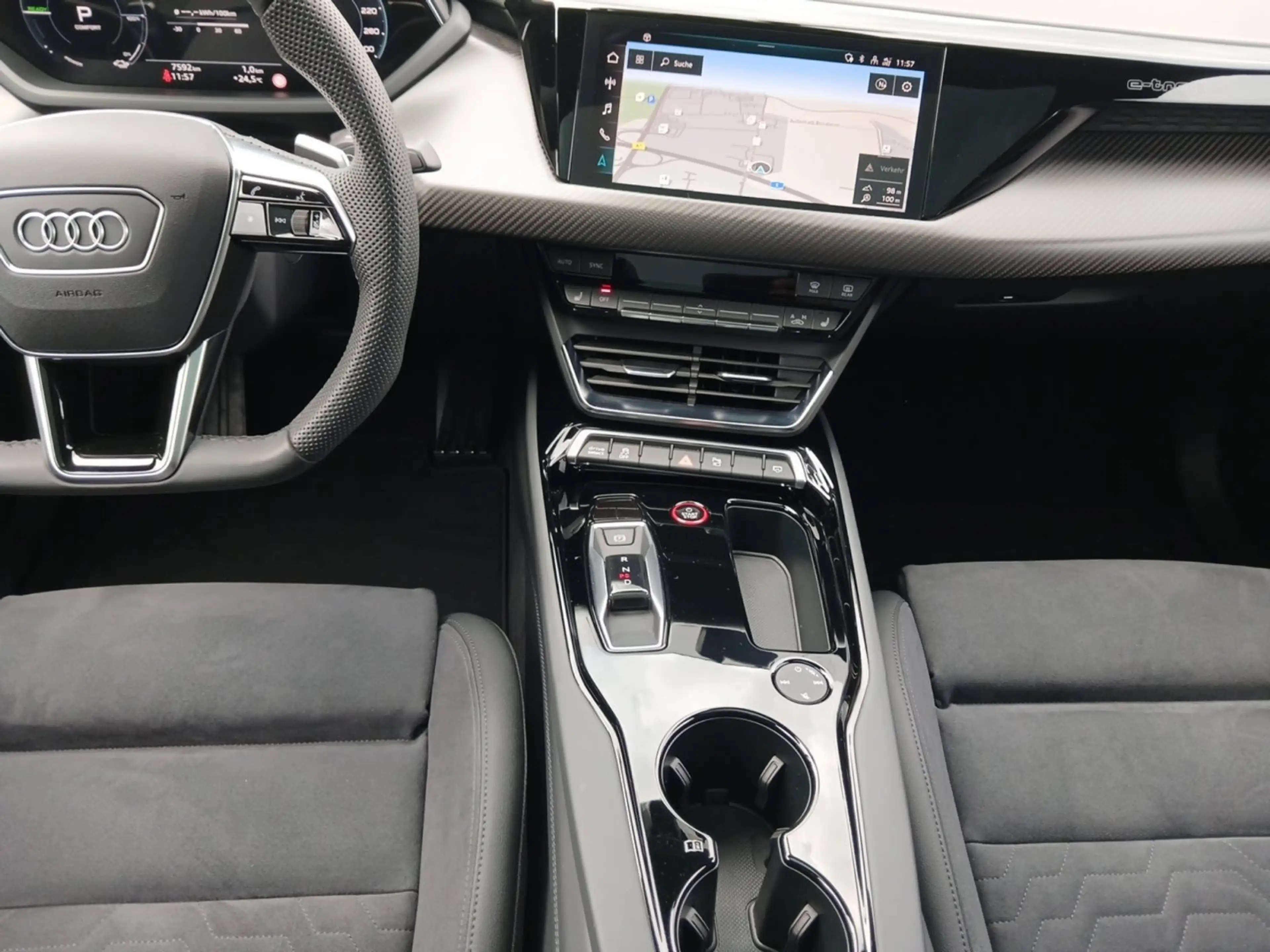 Audi e-tron GT e-tron GT LED 360° Pano Wärmep. B&O HUD Ambiente — photo 8