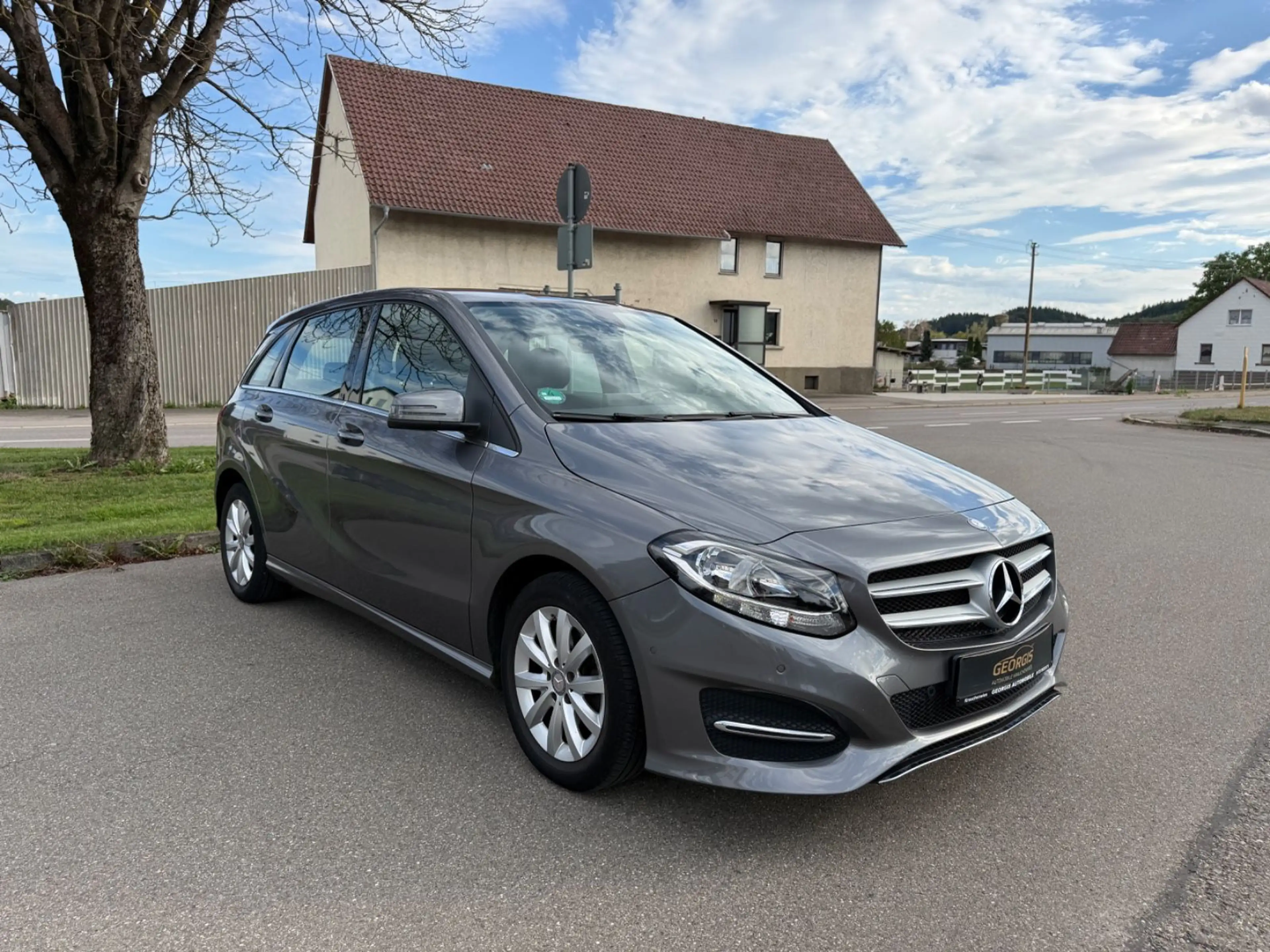 Mercedes-Benz B 180 Style SHZ Tempomat SHG AHK PDC — photo 12