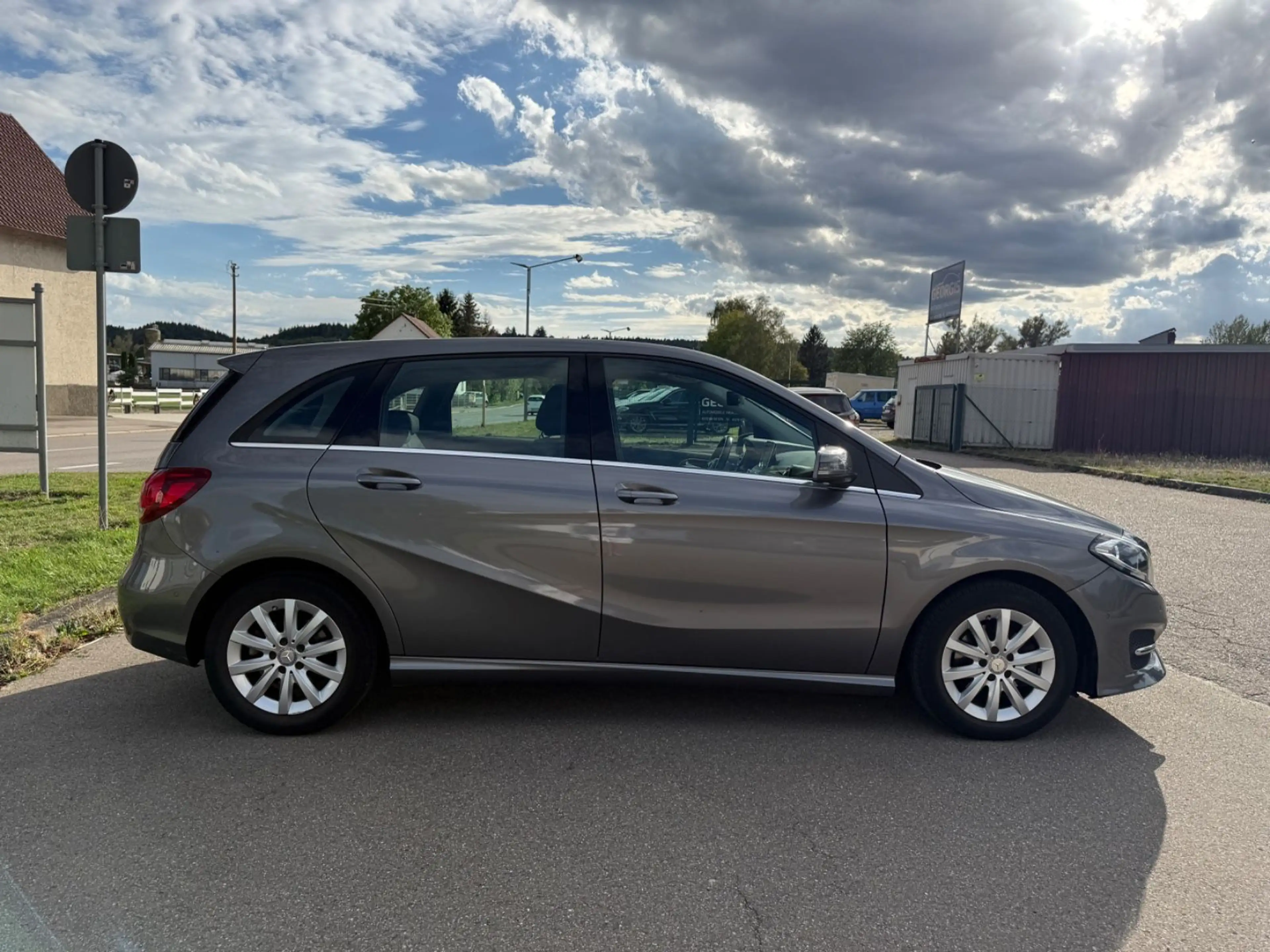 Mercedes-Benz B 180 Style SHZ Tempomat SHG AHK PDC — photo 10
