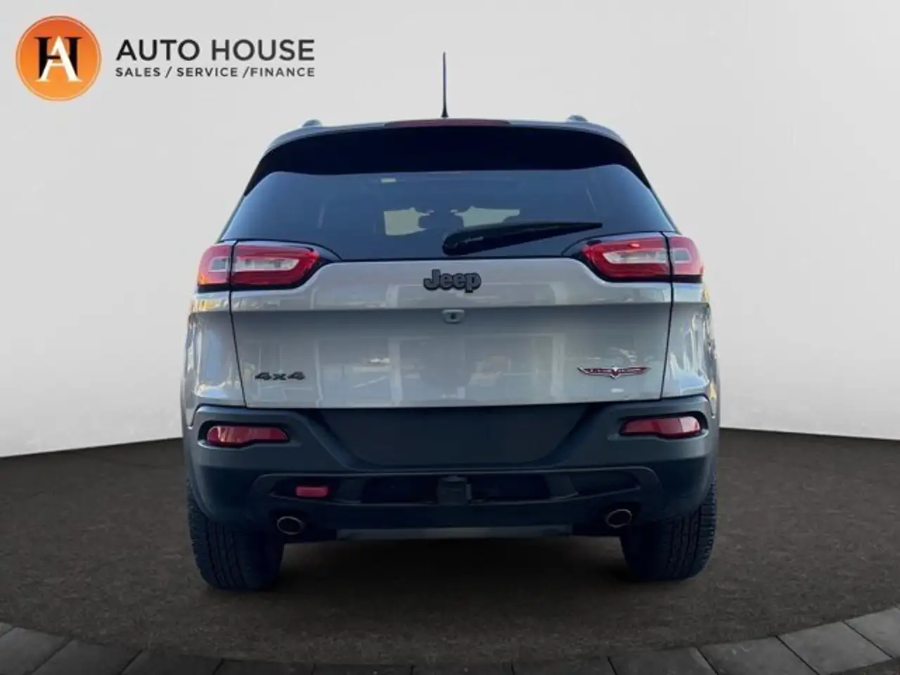Jeep Cherokee снимка Jeep Cherokee