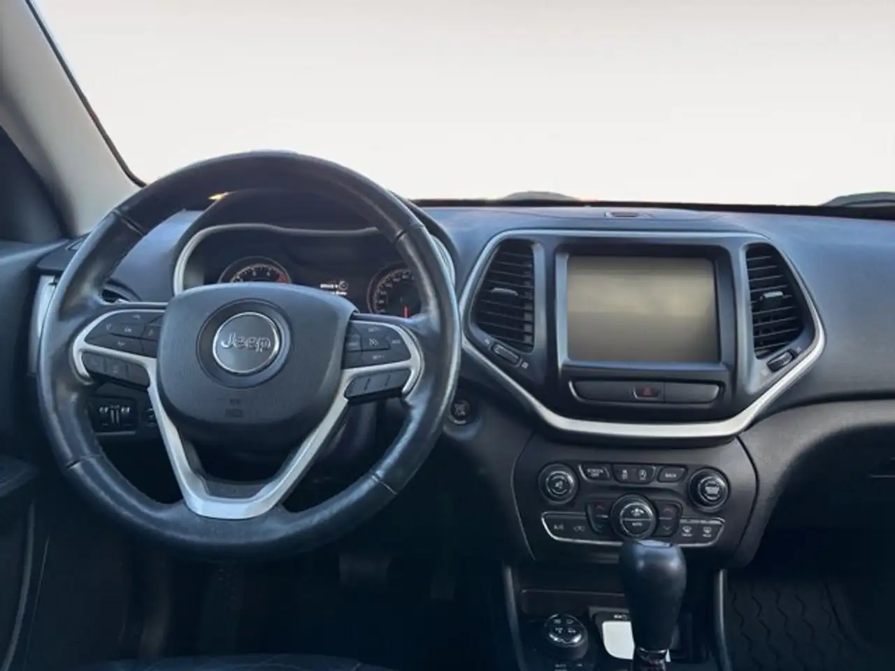 Jeep Cherokee снимка Jeep Cherokee