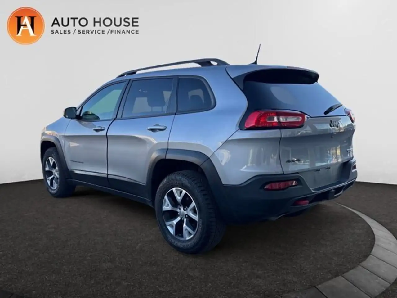 Jeep Cherokee снимка Jeep Cherokee