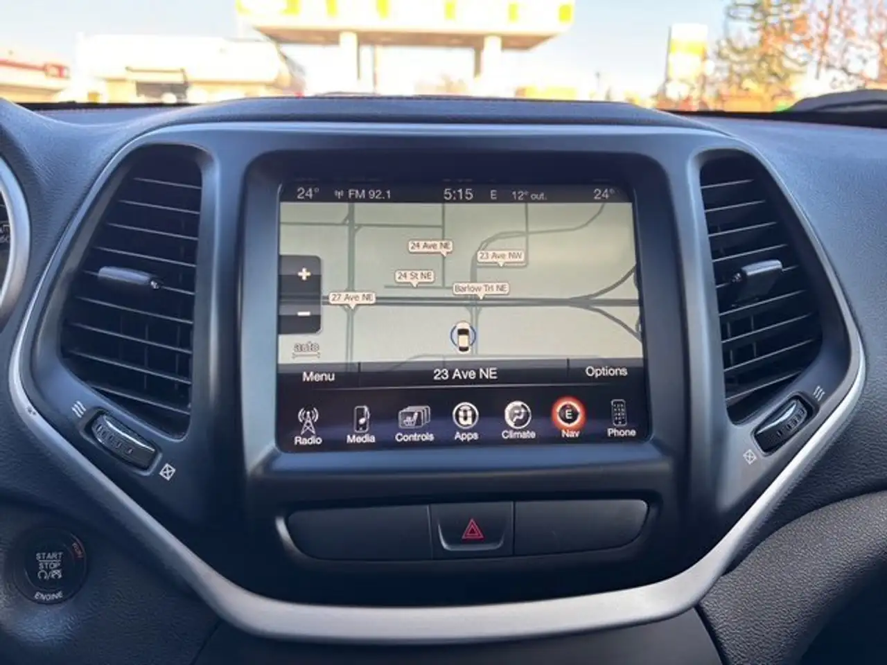 Jeep Cherokee снимка Jeep Cherokee