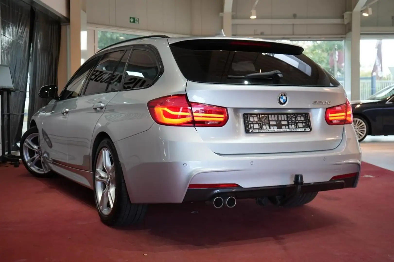 BMW 320 d Touring M Sport*LED*Navi*LEDER* Argent - 2