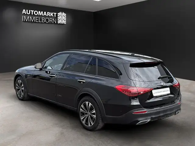 Mercedes-Benz C-Class view 5