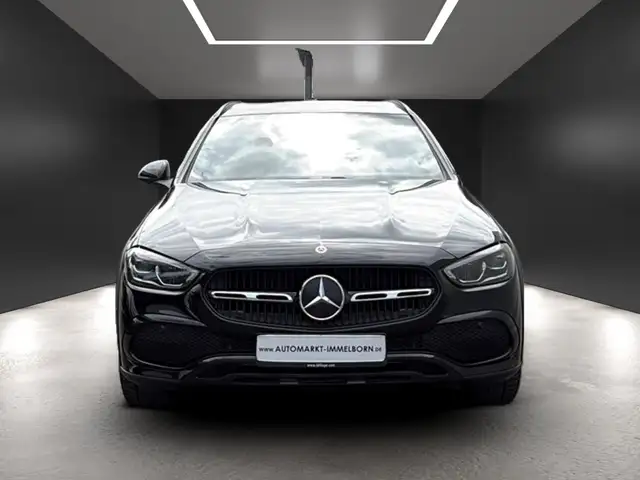 Mercedes-Benz C-Class view 8