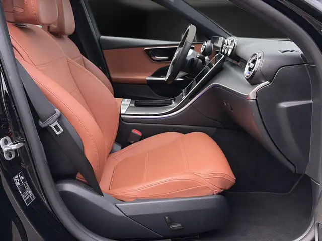 Mercedes-Benz C-Class view 11