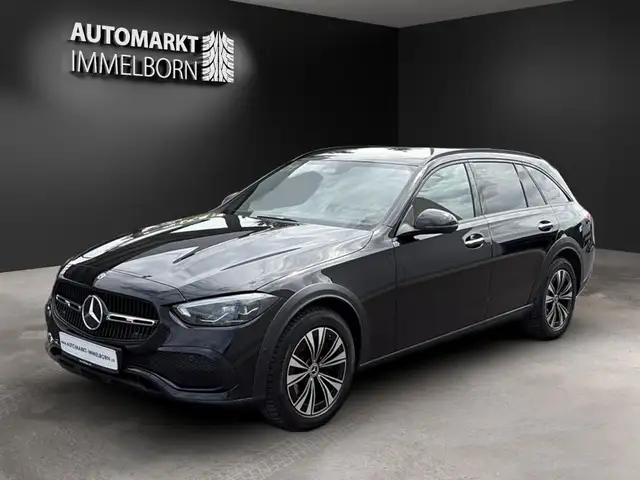 Mercedes-Benz C-Class view 3