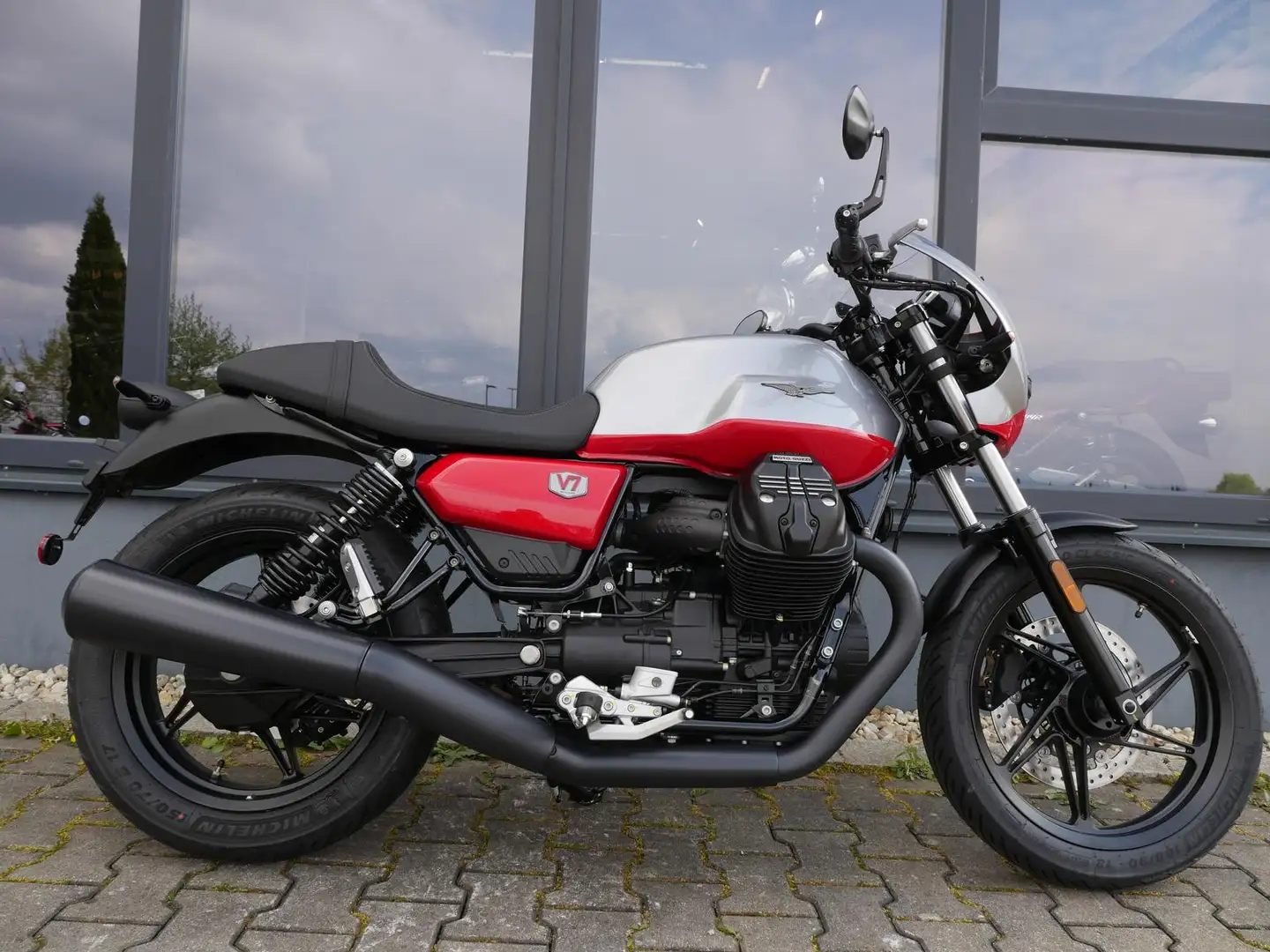 Moto Guzzi V 7 Stone Corsa - 2024 - neu - Lager - 1