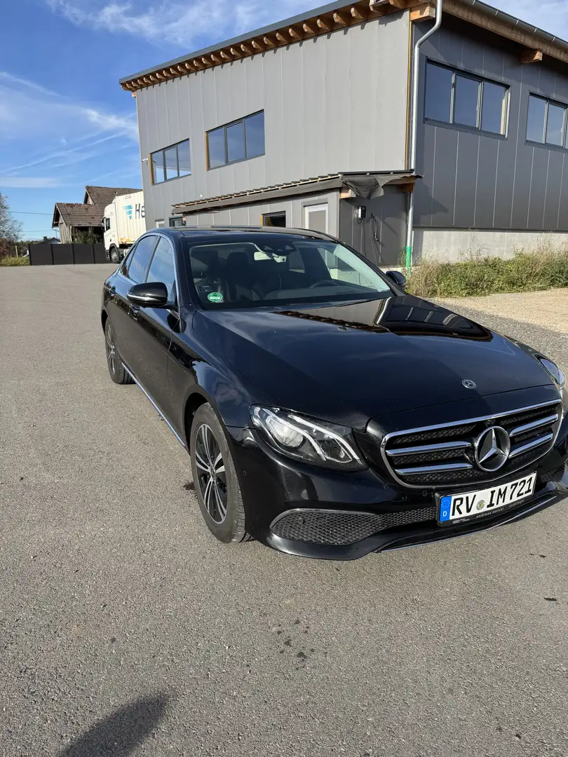 Mercedes-Benz E 220 E 220 d (213.004) Schwarz - 1
