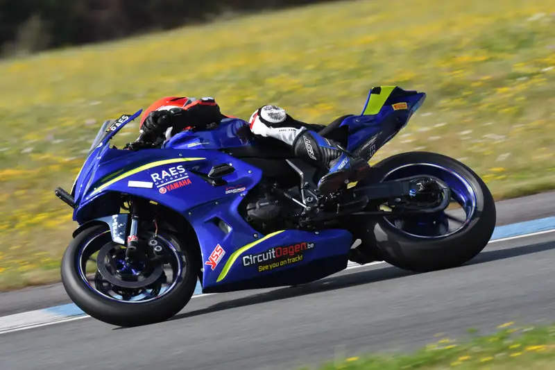 Yamaha YZF-R7 - foto 5