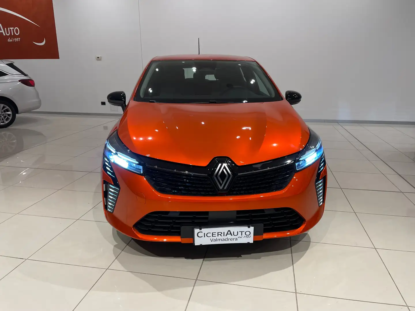 Renault Clio Clio 1.0 sce Evolution 65cv AUTOCARRO Arancione - 2