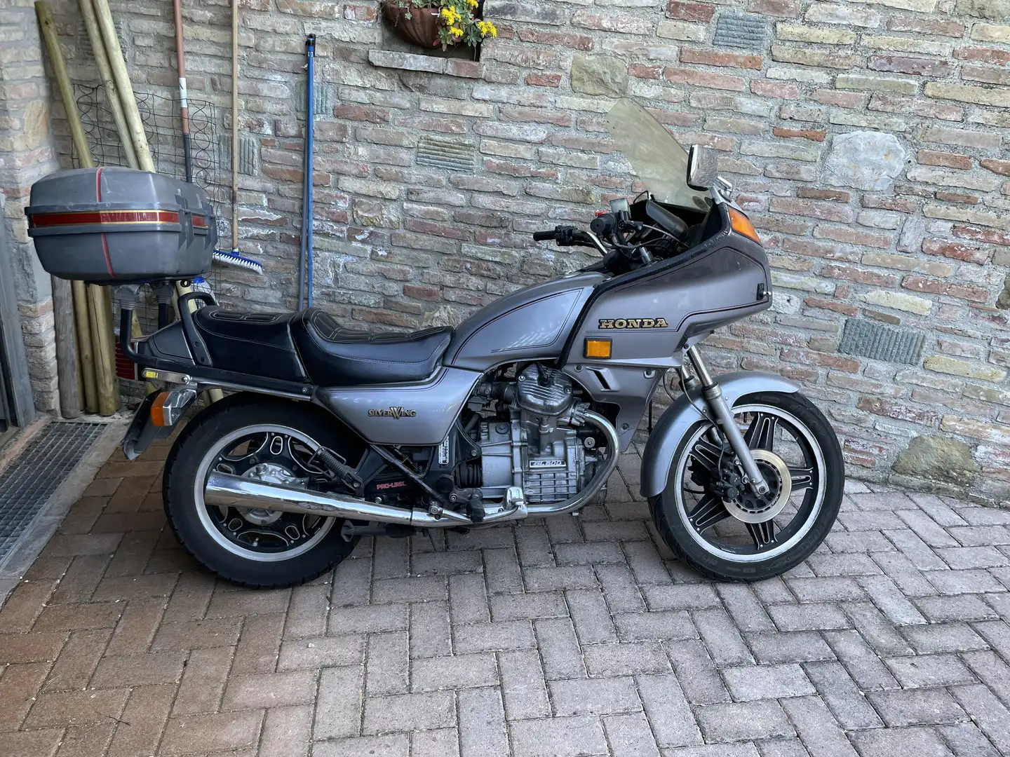 Honda Silver Wing Gl 500 - 1