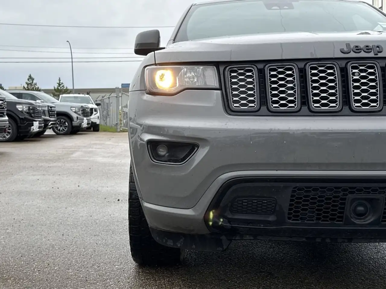 Jeep Grand Cherokee снимка Jeep Grand Cherokee