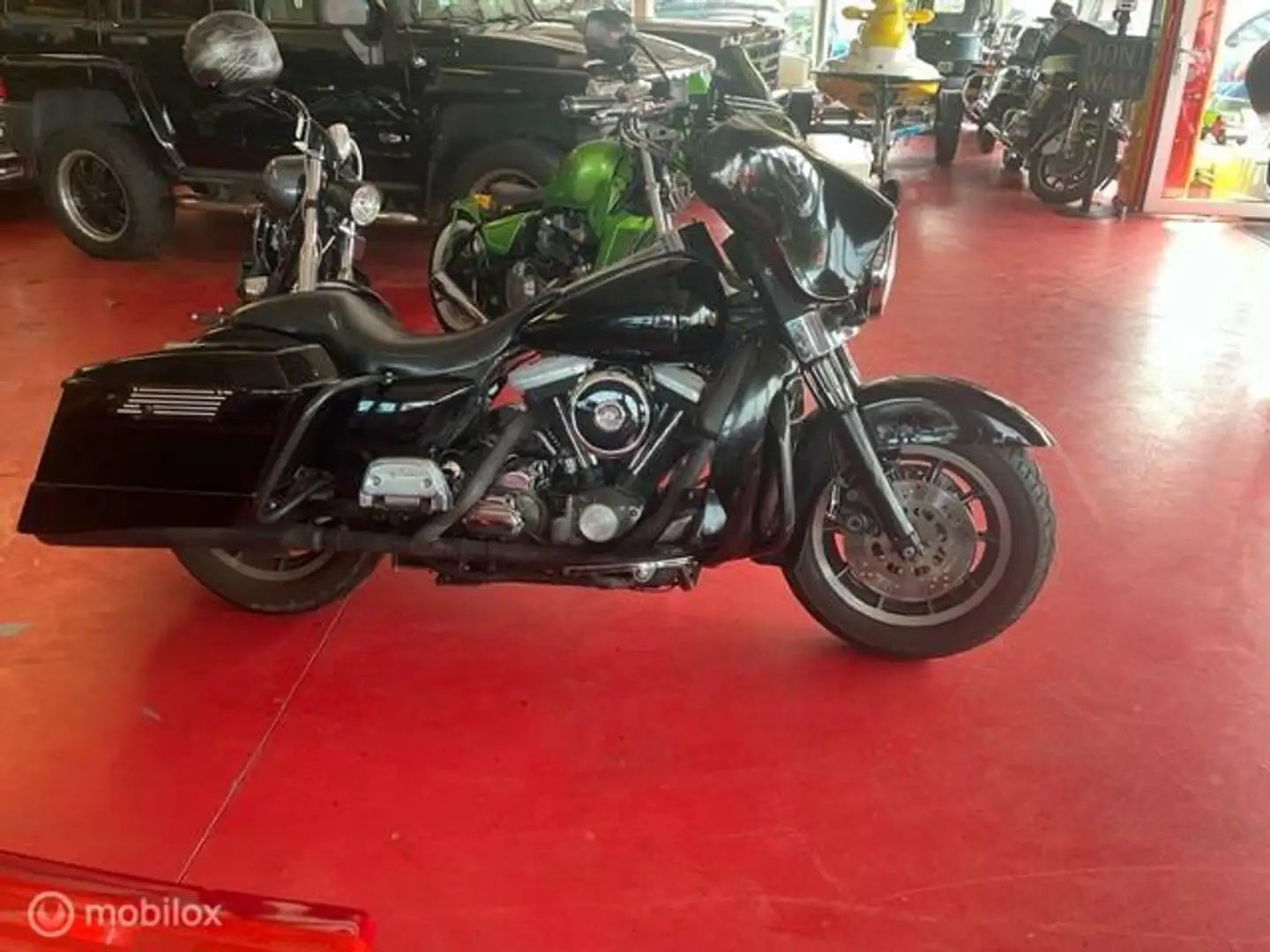 Harley-Davidson Street Glide FLHTCU Negro - 2