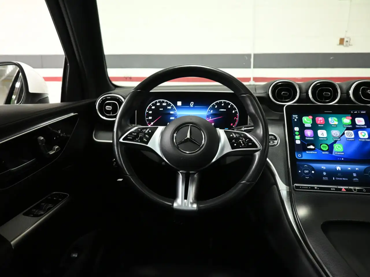 Mercedes-Benz GLC снимка Mercedes-Benz GLC