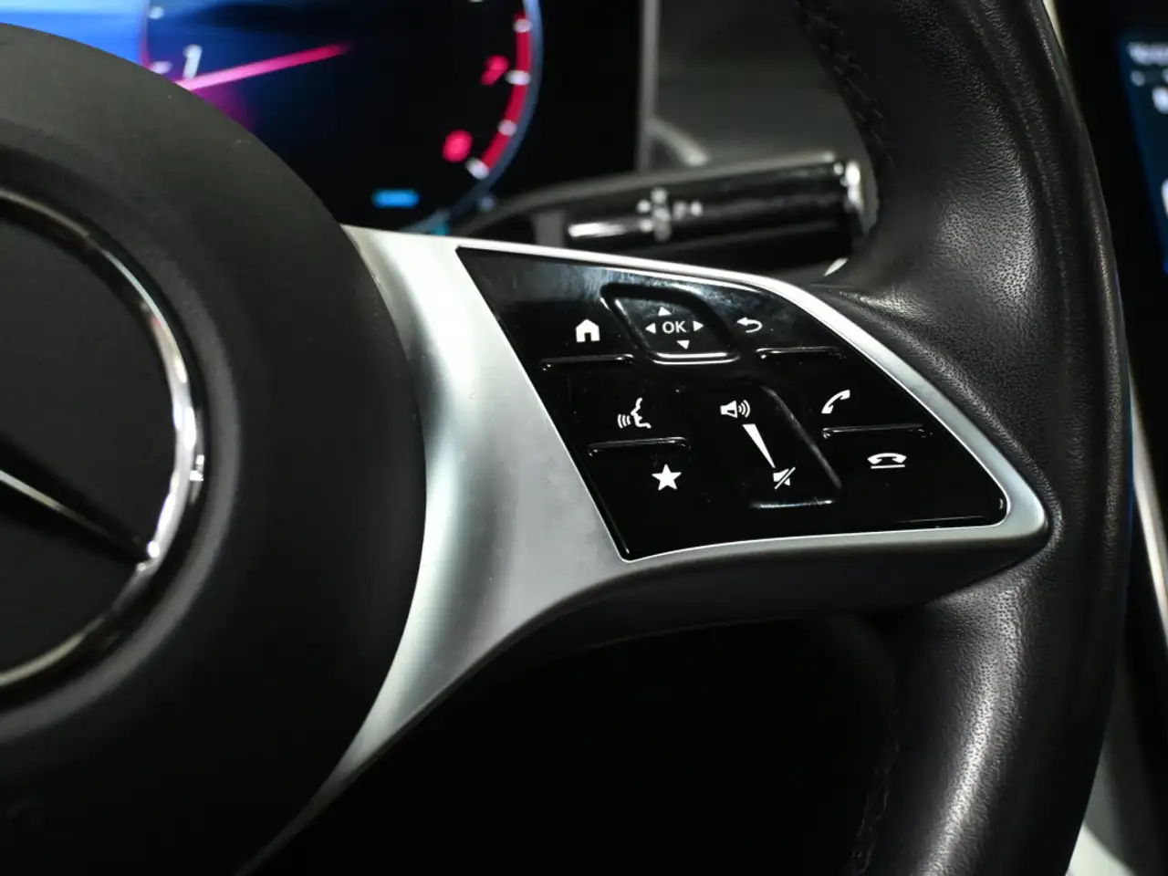 Mercedes-Benz GLC снимка Mercedes-Benz GLC