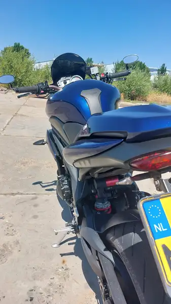 Triumph Speed Triple 1050 - foto 3