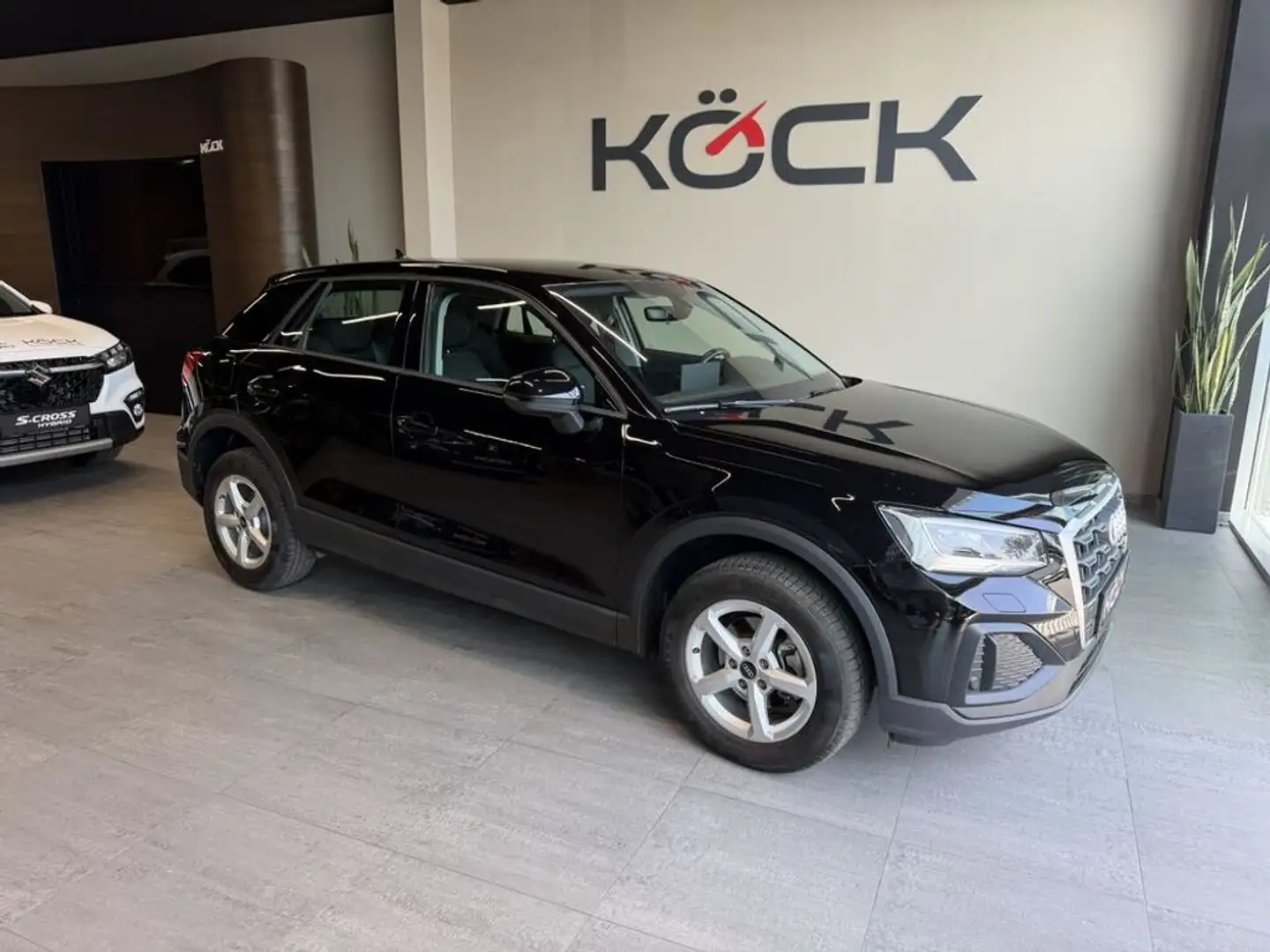 Audi Q2 30 TDI basis Schwarz - 1