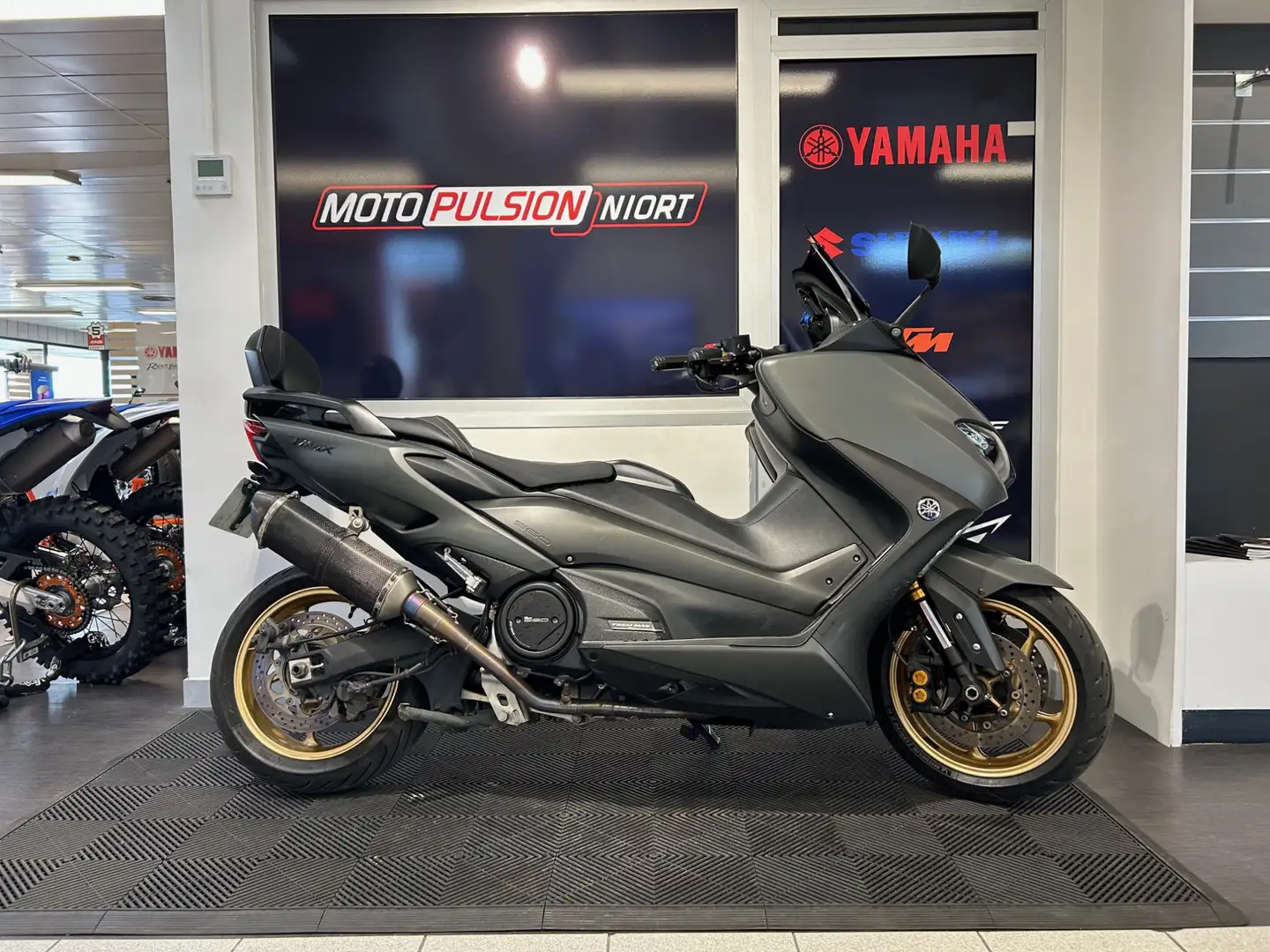 Yamaha TMAX 560 Grün - 2