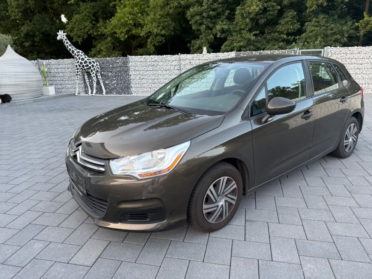 Citroen C4 Lim. Attraction Brown - 1